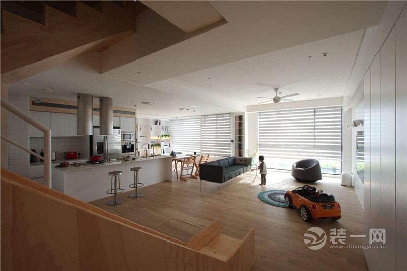 原木风格复式楼装修设计效果图