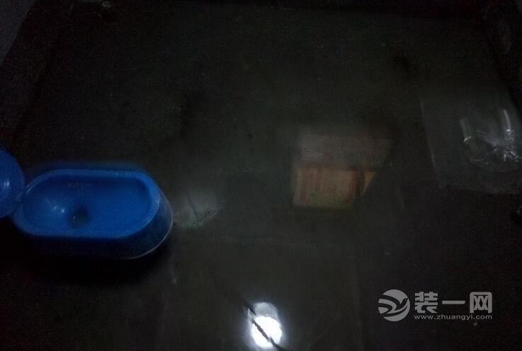 泥工材料进场 分享我家的卫生间养水看看怎么样