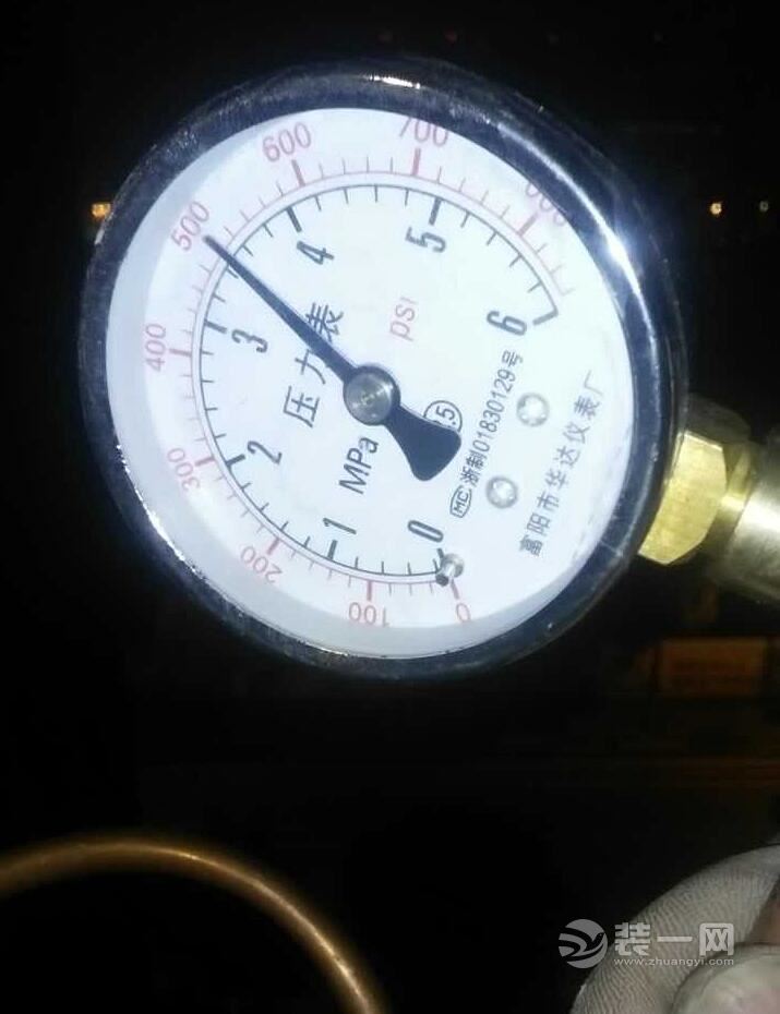 安装空调的小经验 还有餐厅柜和电视柜的定制细节