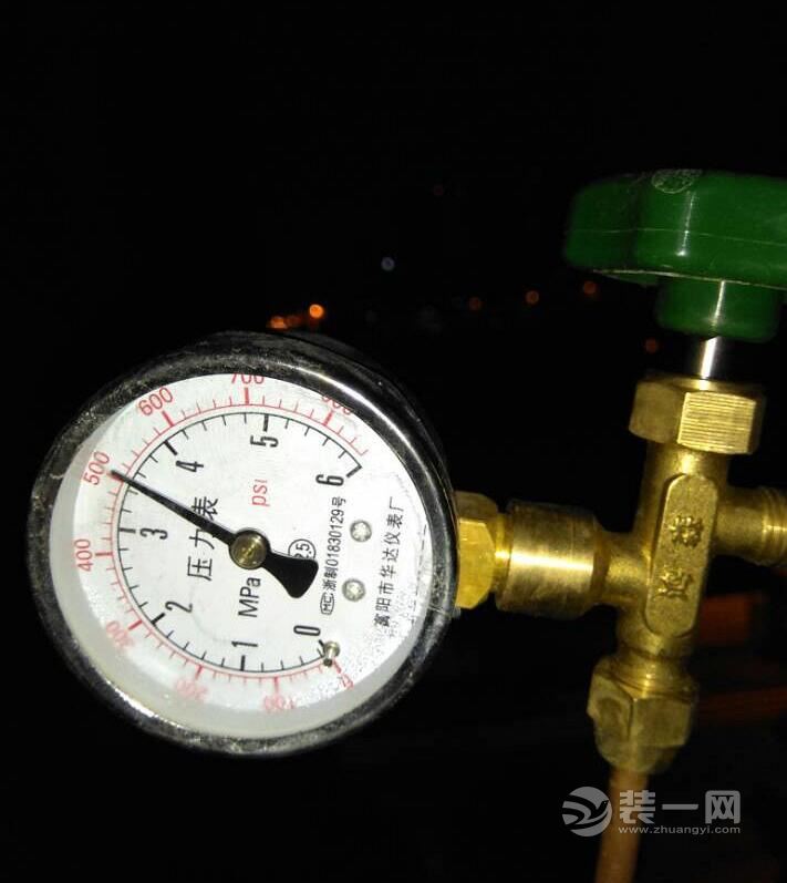 安装空调的小经验 还有餐厅柜和电视柜的定制细节