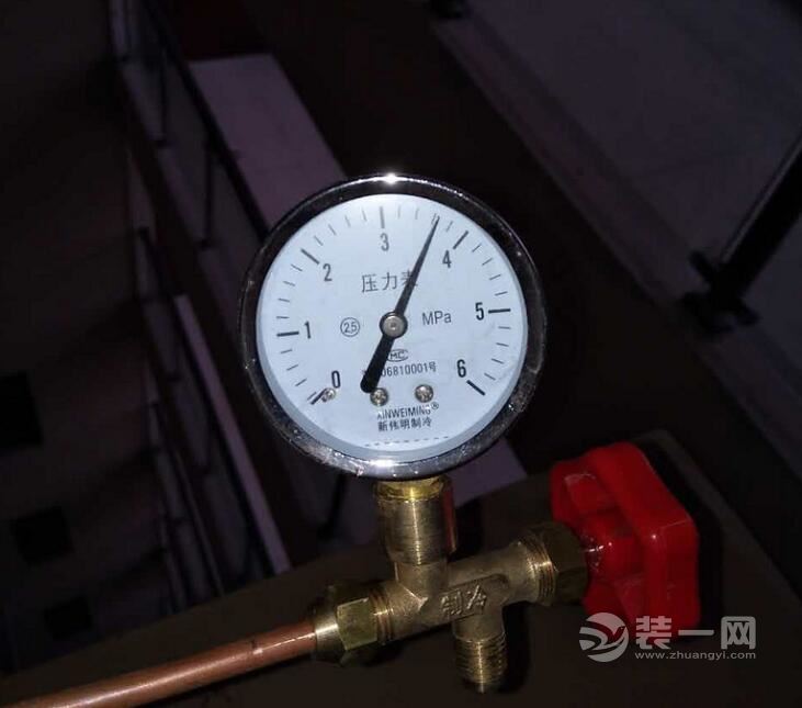 空调安装环节 施工过程中切记不要损坏管和表
