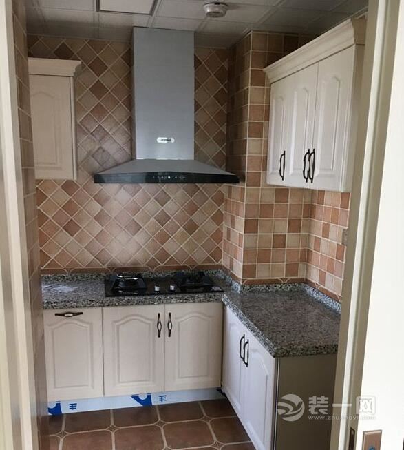 10万全包不含家具家电 地中海风格90平米装修
